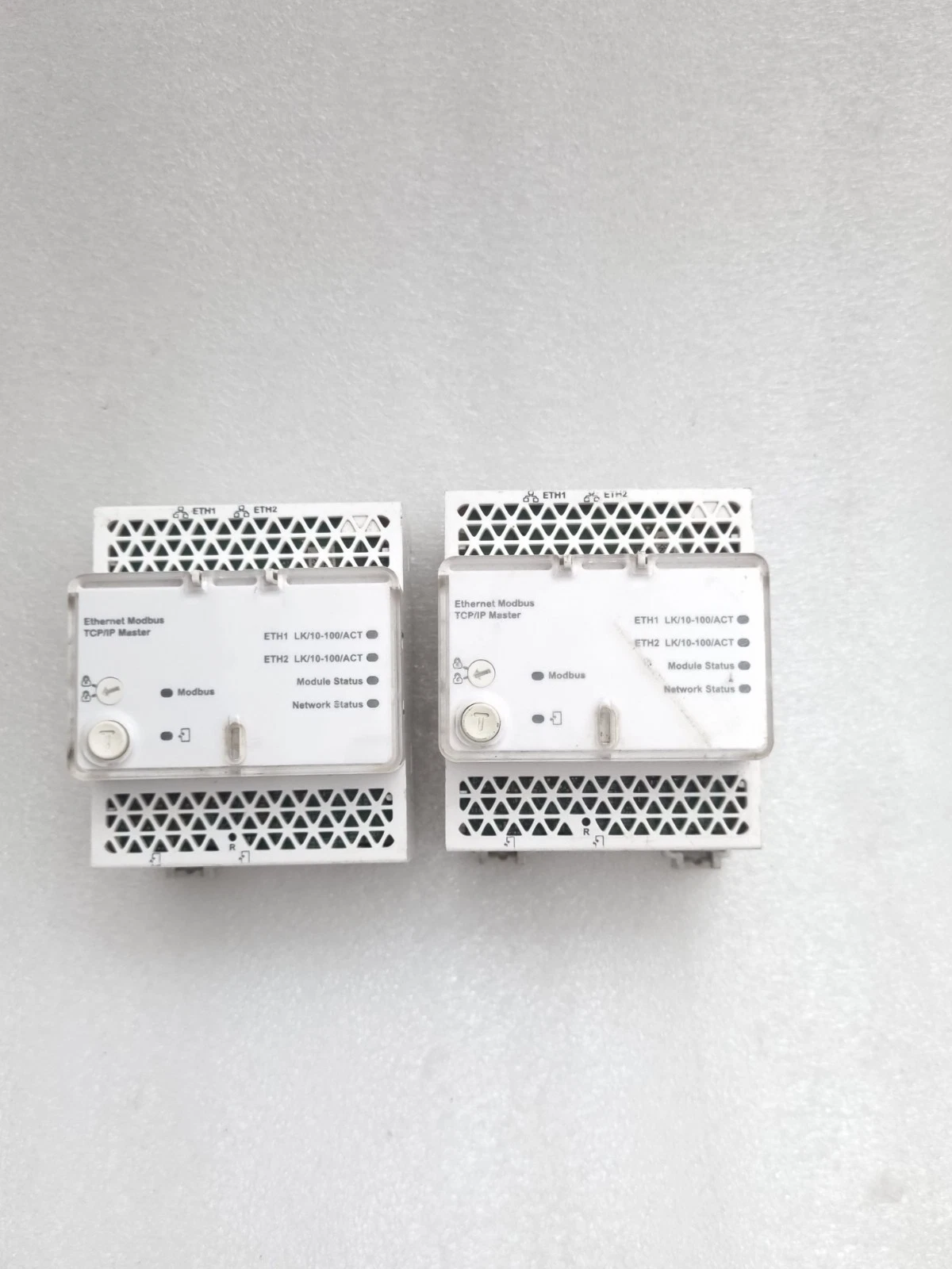 One Pcs Schneider Electric LV434011 Ethernet Modbus TCP/IP Master 24Vdc FreeShip